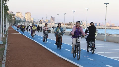 Mersin'de Kadınlara Bisiklet Eğitimi