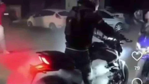 Hatay'da Lastik Yakan Motosikletliye Ceza