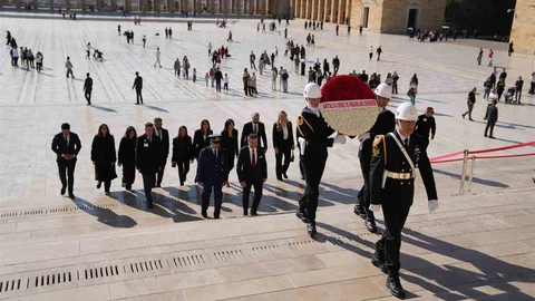 ANTALYA'da Anıtkabir Ziyareti