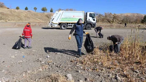 Hazar Gölü'nde Çevre Temizliği