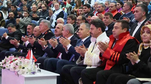 Selçuk Üniversitesi'nde Akademik Yıl Açılışı