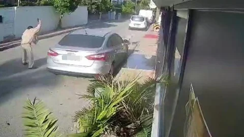Antalya'da Köpeğe Silahla Saldırı
