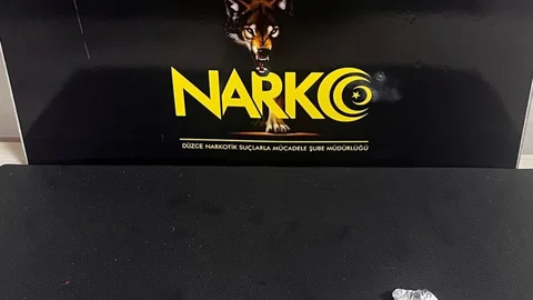 Düzce'de Uyuşturucu Tacirleri Tutuklandı