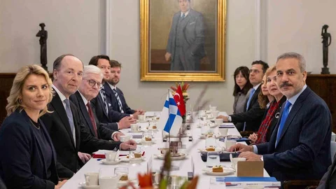 Dışişleri Bakanı Fidan Helsinki'de Görüştü