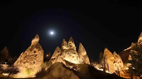 Kapadokya'da Kunduz Süper Ay Görüntüleri