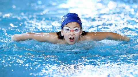 Aliağa'da Yüzme Havuzlarıyla Sporun Merkezi