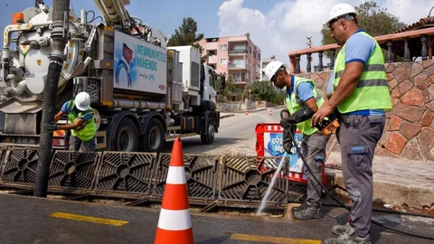 MESKİ, Yağmur Suyu Hatları ve Izgaralarda Bakım, Onarım ve Temizlik Çalışmalarını Aralıksız Sürdürüyor