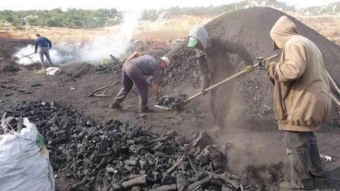 Mersin'de Zorlu Kömür Üretimi