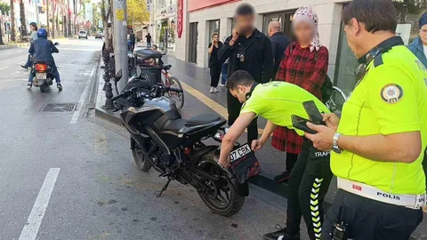 Motosiklet Plakasını Bandana ile Kapatınca Ceza Aldı