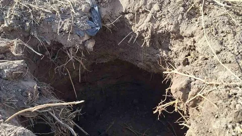 Çivril'de Obruk Oluşumu Tedirgin Etti