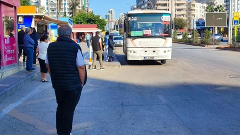 Adana'da Toplu Taşıma Zammı Eleştiriliyor