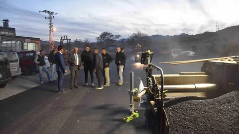 Oltu'da Asfalt Çalışmaları Devam Ediyor