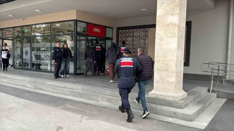 Afyonkarahisar'da Dolandırıcılara Operasyon