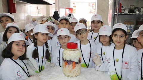 Sivas'ta Miniklerden Tarım Atölyesi