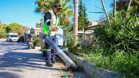 Bodrum’da Elektrikli Yol Süpürme Araçları