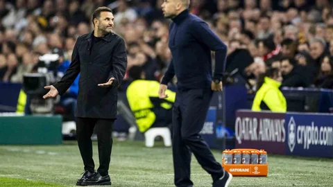 Ajax, Heitinga ile Yollarını Ayırdı