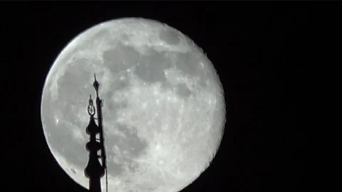 Van'da Şişkin Ay Görsel Şöleni