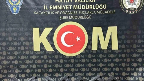 Hatay'da Ruhsatsız Tabancalar Ele Geçirildi
