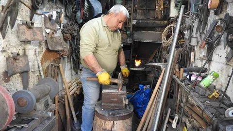 Kilis'te Demirci Ustası Kemal Etçi'nin Hikayesi