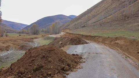 Bayburt'ta Köy Yolu Genişletme Çalışmaları