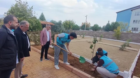 Karacasu'da Öğrenci Yurduna Yeşil Dokunuş