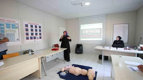Kocaeli'de Personellere İlk Yardım Eğitimi