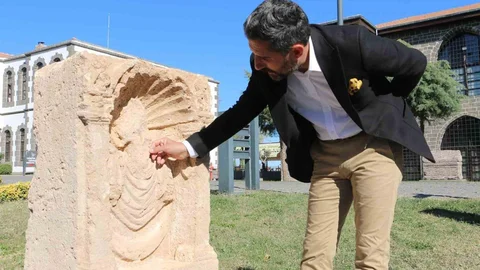 Diyarbakır'daki 1800 Yıllık Kibele Heykeli