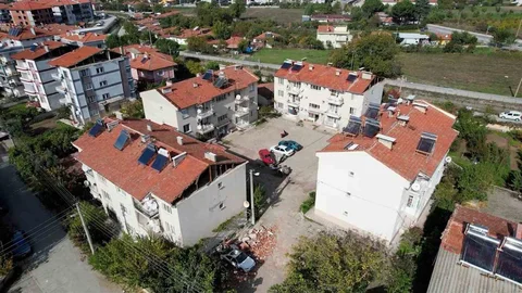 Sındırgı'da Deprem Sonrası Zor Günler