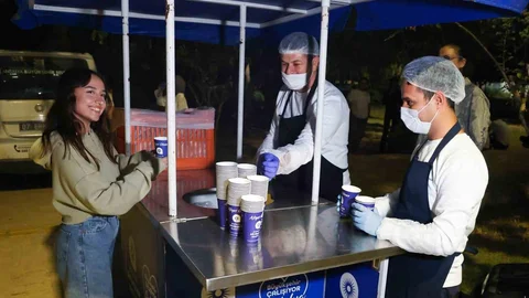 Antalya'da Öğrencilere Sıcak Çorba İkramı