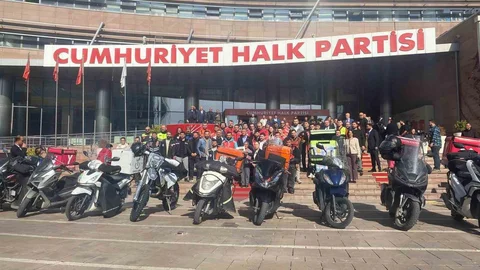 Özgür Özel'den Motokuryelere Empati Çağrısı