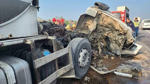 Bursa'da Süt Tankeri Kaza Yaptı