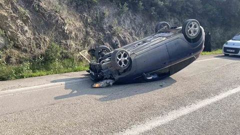 Bursa'da Takla Atan Araçta Yaralanma Yok
