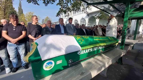 Sakarya'da Ölü Bulunan Adam Defnedildi