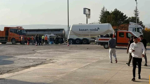 Ankara'da Aile Trafik Kazasında Hayatını Kaybetti