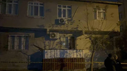Gebze'de Çatlak Bina Tahliye Edildi