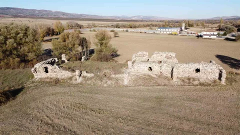 Kesikköprü Kervansarayı Restore Edilmeyi Bekliyor