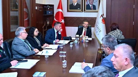 Eskişehir Valisi Aksoy Vatandaşları Dinledi