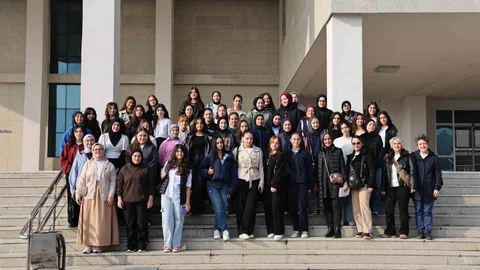 Düzce'de Lise Öğrencileri Üniversiteyi Ziyaret Etti