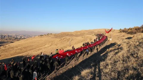 Erzurum'da Tarihi Yürüyüş Etkinliği