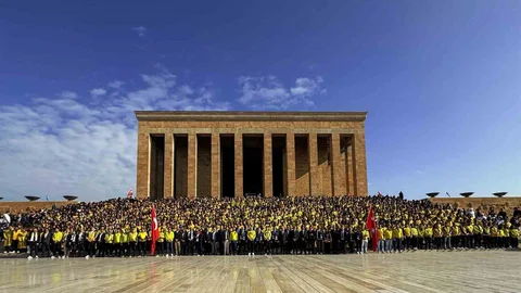 Fenerbahçeliler Anıtkabir’de Bir Araya Geldi