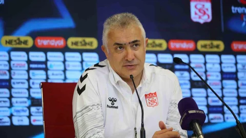Sivasspor Galibiyetini Taraftara Armağan Etti