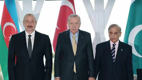 Cumhurbaşkanı Erdoğan Bakü'de Görüştü