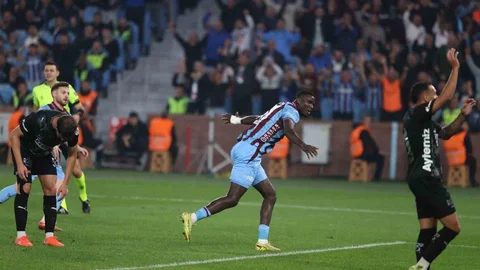 Trabzonspor Alanyaspor'u Geride Bıraktı