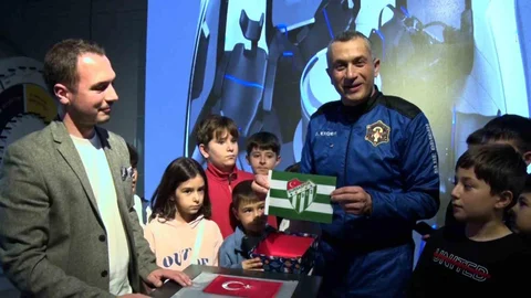 Bursaspor Bayrağı Uzaya Gitti