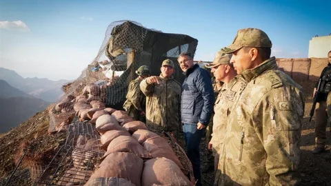 Hakkari'de Askeri Üs Ziyareti Yapıldı