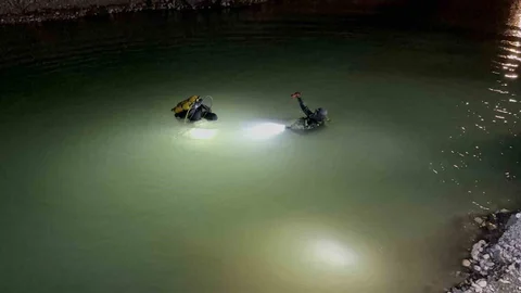 Adıyaman'da Gölete Düşen Kamyonet