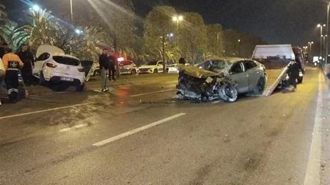 Kartal'da Trafik Kazası: 5 Yaralı