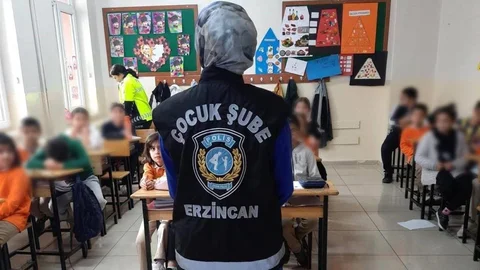 Erzincan'da Çocuk Polisi Eğitimi