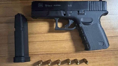 Marmaris'te Motosikletten Tabanca Çıktı