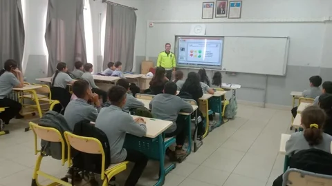 Yenipazar'da Öğrencilere Trafik Eğitimi